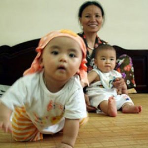 GIÚP VIỆC TRÔNG TRẺ