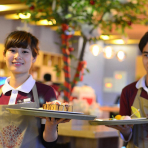 NHÂN VIÊN CHẠY BÀN